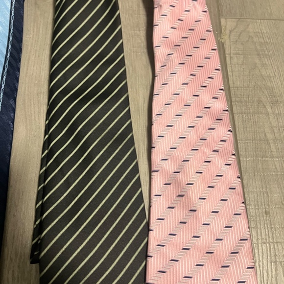 3/$20 Lot of 3 Men's Neck Ties Misc Brands Stripe Designs - Picture 4 of 7